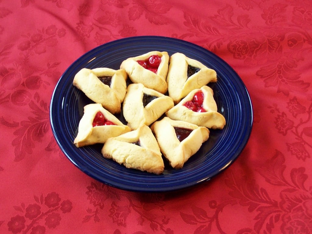 Hamentashen-Done!; photo by L. Goldman Yum! Time to eat!