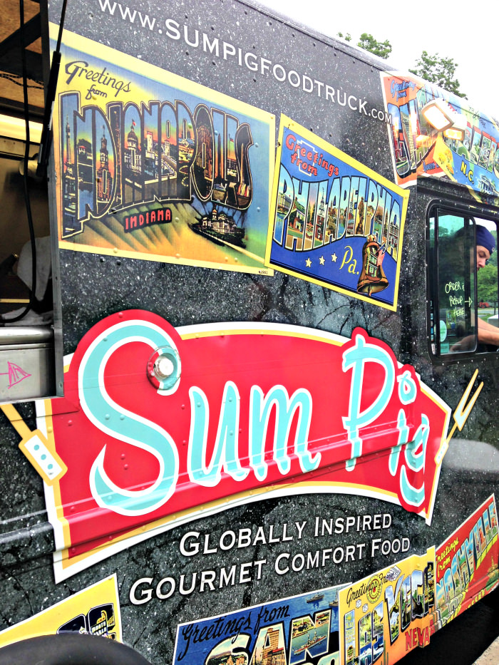 Sum Pig Food Truck side Sum Pig Food Truck