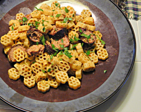 Fresh Fridays: Tomato, Pine Nut and Arugula Pesto Pasta with Sausage